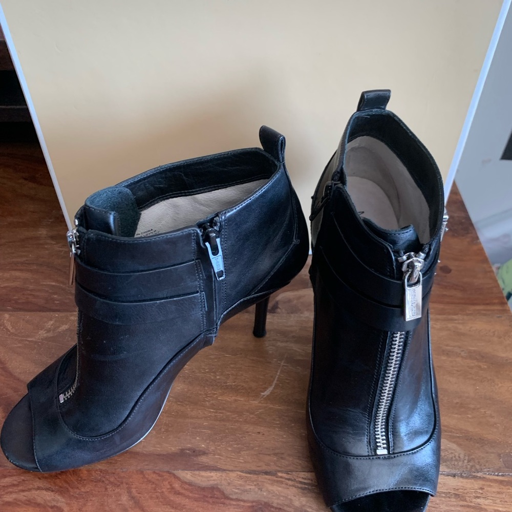Michael Kors black open toe boot size 8